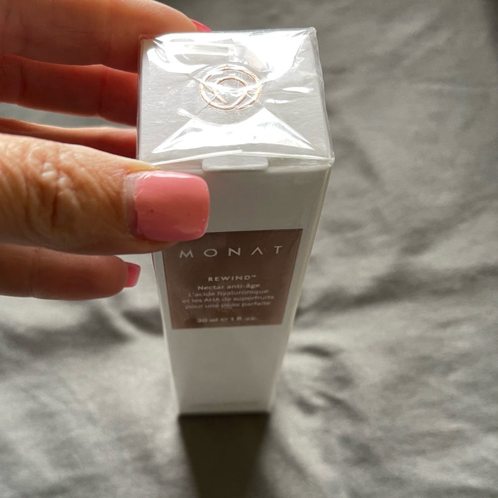 Monat BRAND NEW In wrapping. Anti-Aging Nectar